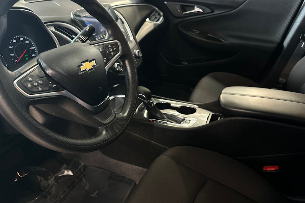 Thumbnail: 2023 Chevrolet Malibu - 9