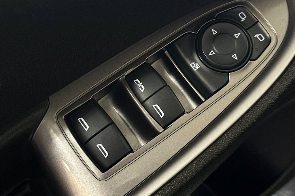 Thumbnail: 2023 Chevrolet Malibu - 21