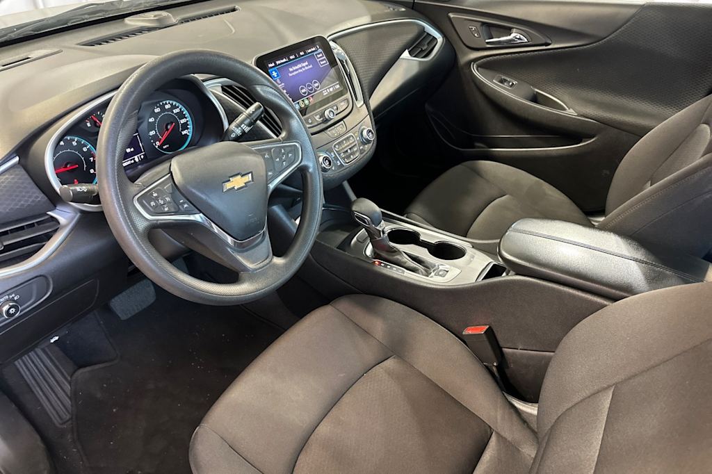Thumbnail: 2023 Chevrolet Malibu - 9