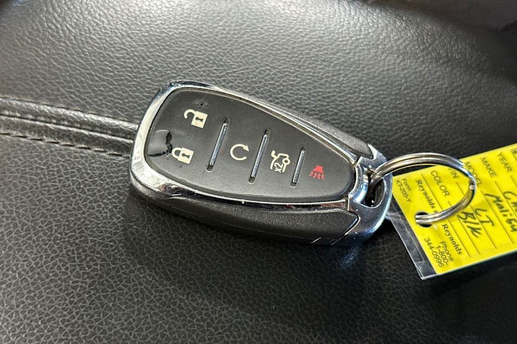 Thumbnail: 2023 Chevrolet Malibu - 17