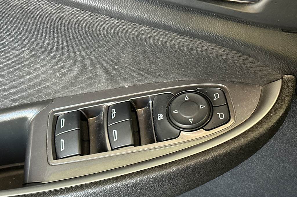 Thumbnail: 2023 Chevrolet Malibu - 24