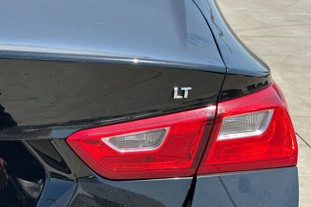 Thumbnail: 2023 Chevrolet Malibu - 22