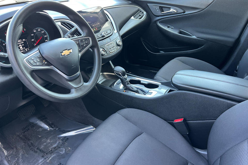 Thumbnail: 2023 Chevrolet Malibu - 9