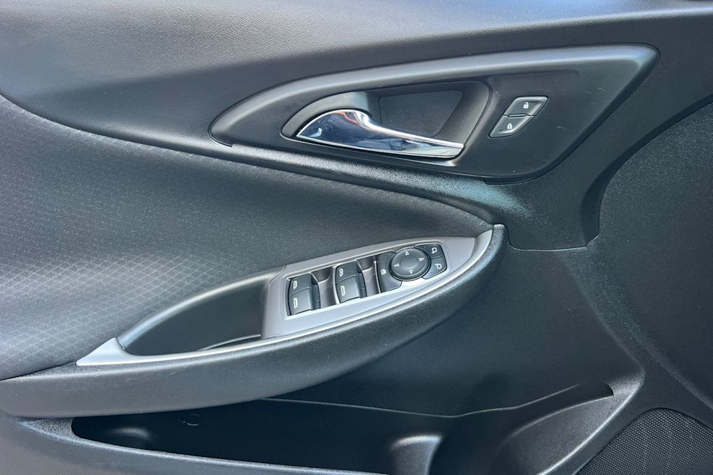 Thumbnail: 2023 Chevrolet Malibu - 22