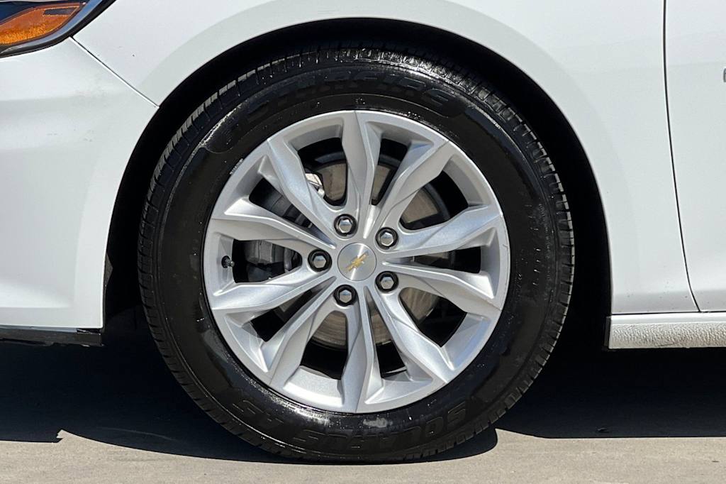 Thumbnail: 2023 Chevrolet Malibu - 8