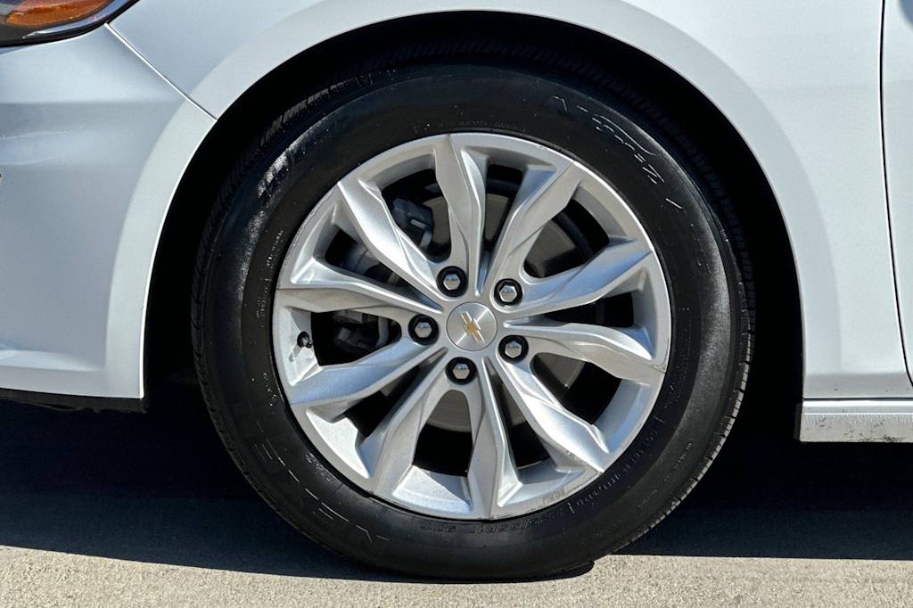 Thumbnail: 2024 Chevrolet Malibu - 8