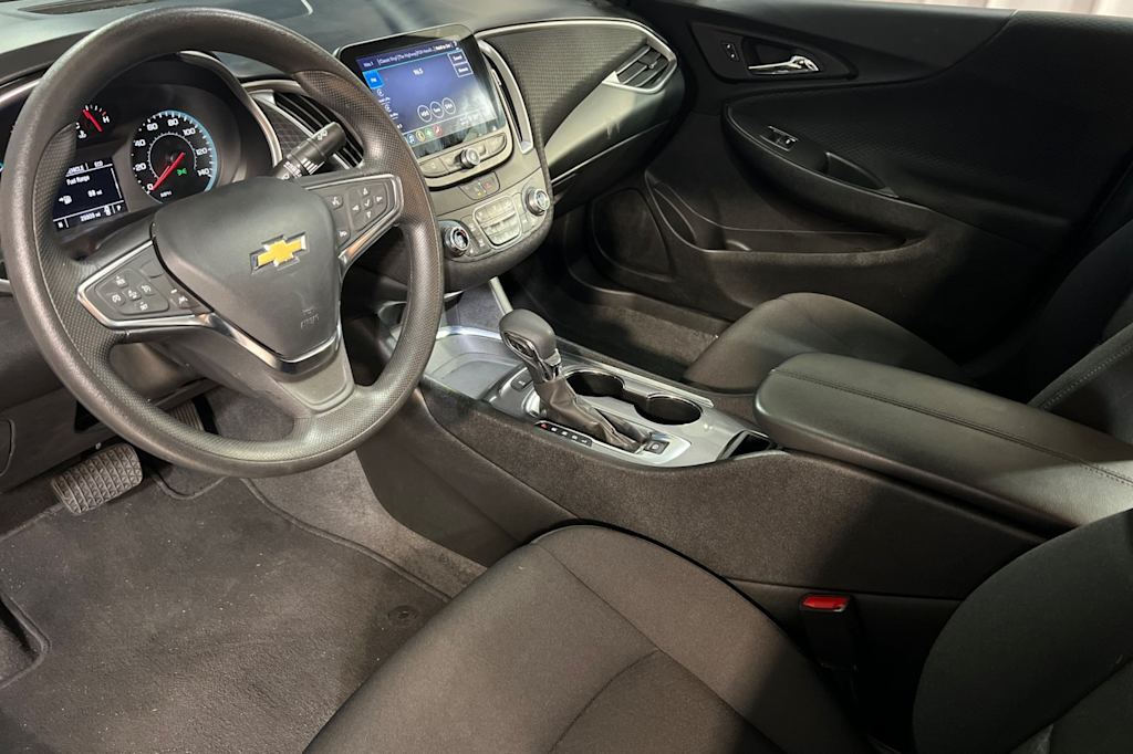Thumbnail: 2025 Chevrolet Malibu - 9