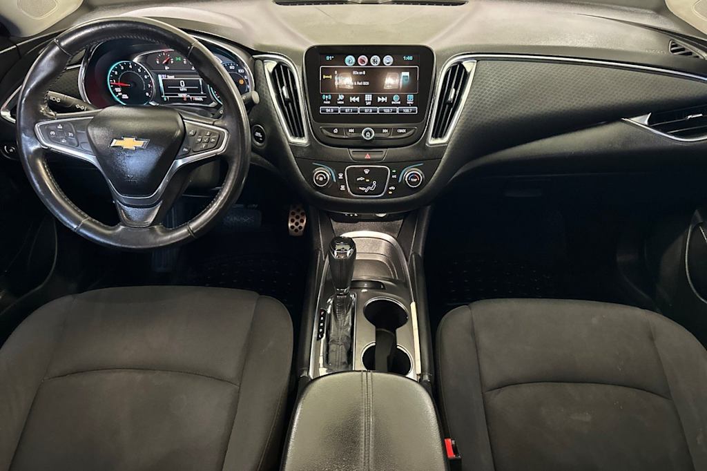 Thumbnail: 2016 Chevrolet Malibu - 2