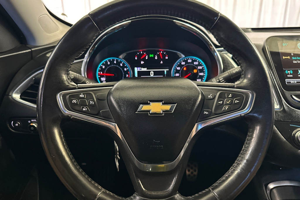 Thumbnail: 2016 Chevrolet Malibu - 26