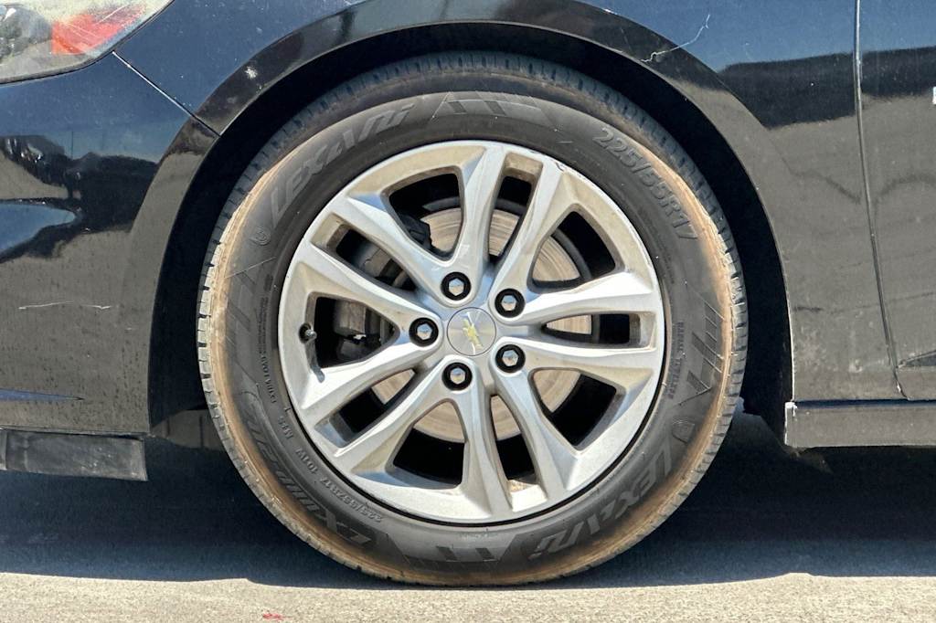 Thumbnail: 2016 Chevrolet Malibu - 8