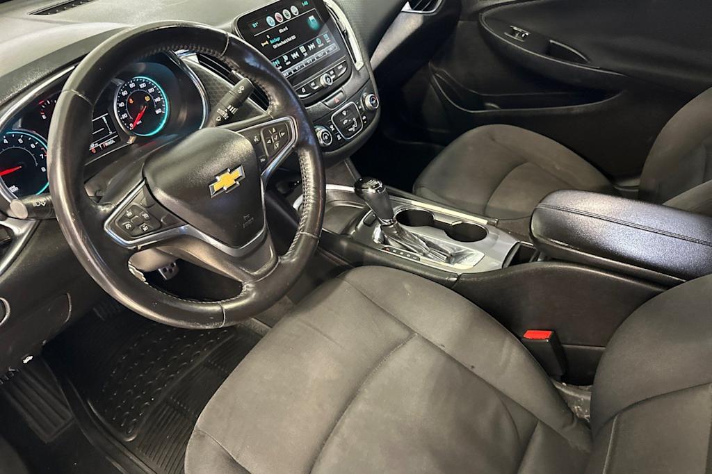 Thumbnail: 2016 Chevrolet Malibu - 9