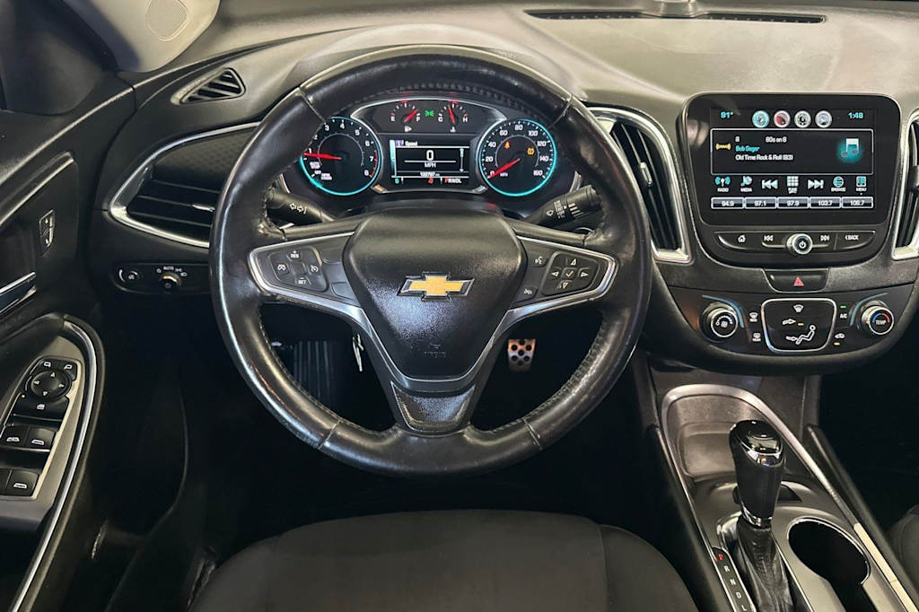 Thumbnail: 2016 Chevrolet Malibu - 12