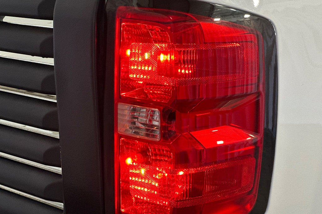 Thumbnail: 2015 Chevrolet Silverado 2500 - 20
