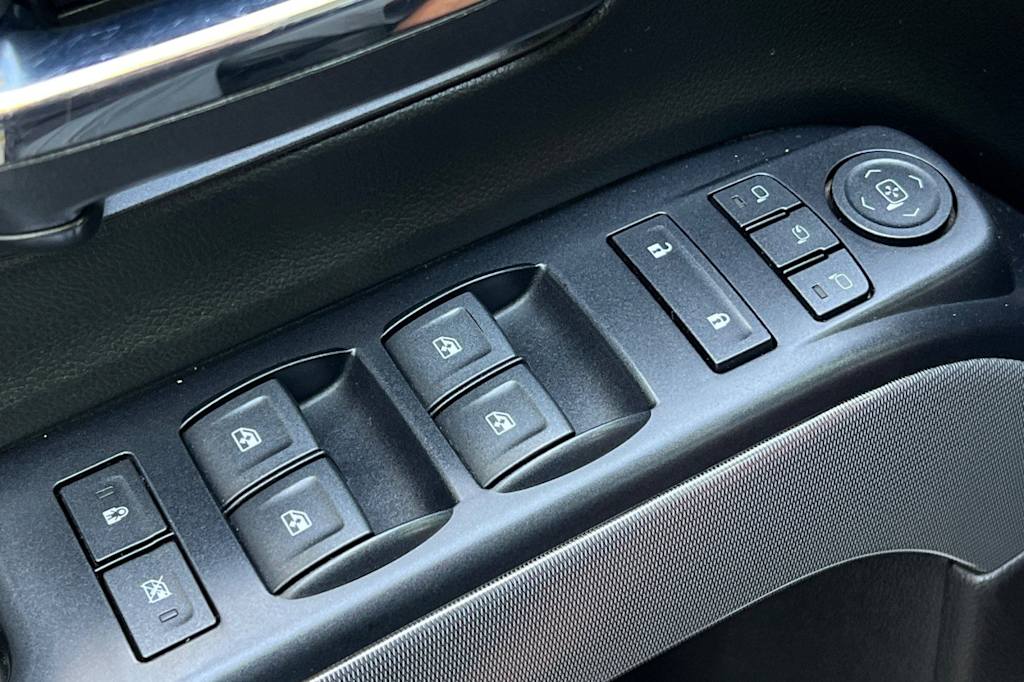 Thumbnail: 2019 Chevrolet Silverado 3500 - 22