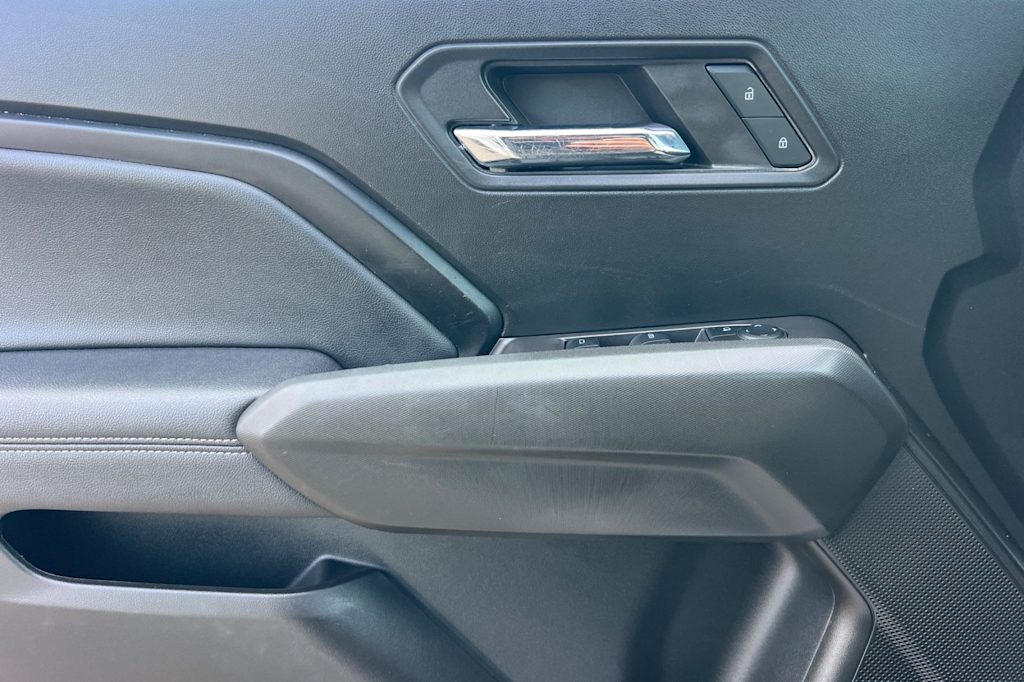 Thumbnail: 2023 Chevrolet Colorado - 22