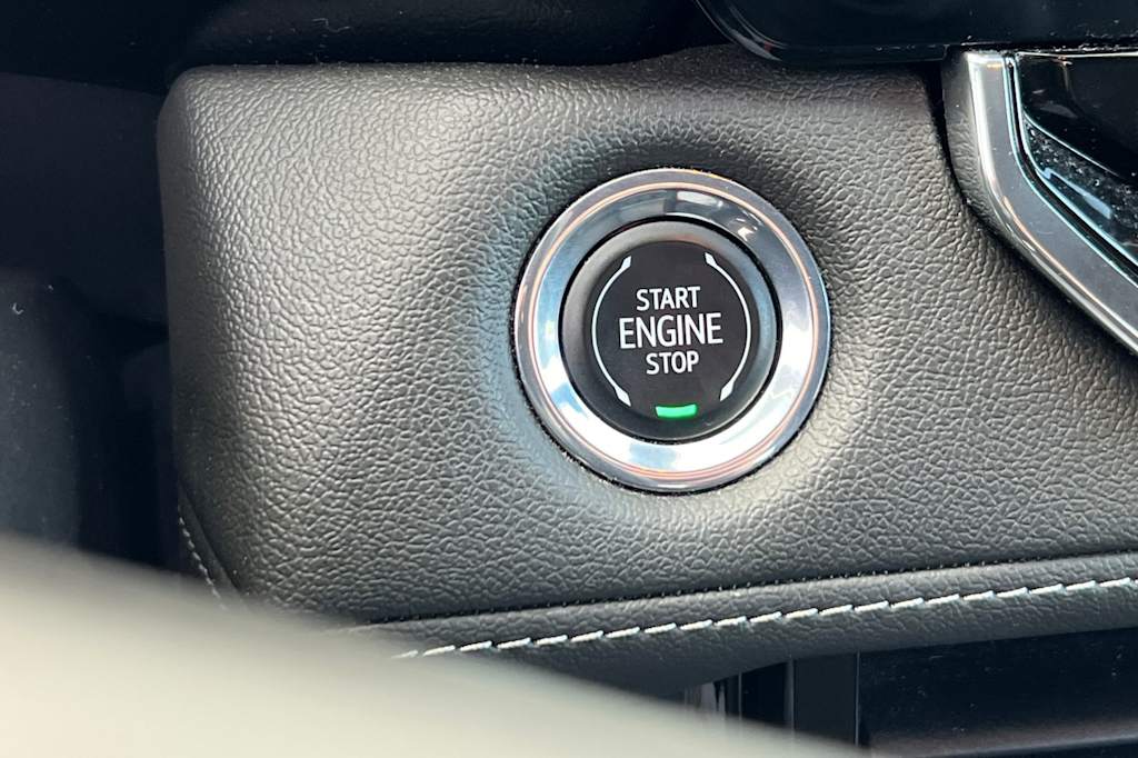 Thumbnail: 2023 Chevrolet Colorado - 29