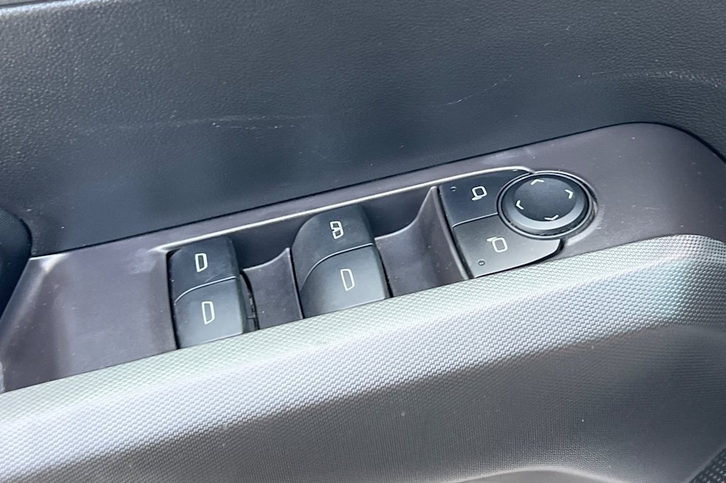 Thumbnail: 2023 Chevrolet Colorado - 23