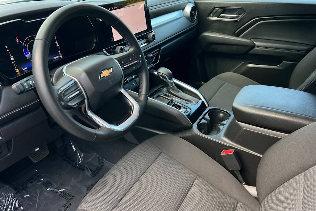 Thumbnail: 2023 Chevrolet Colorado - 9
