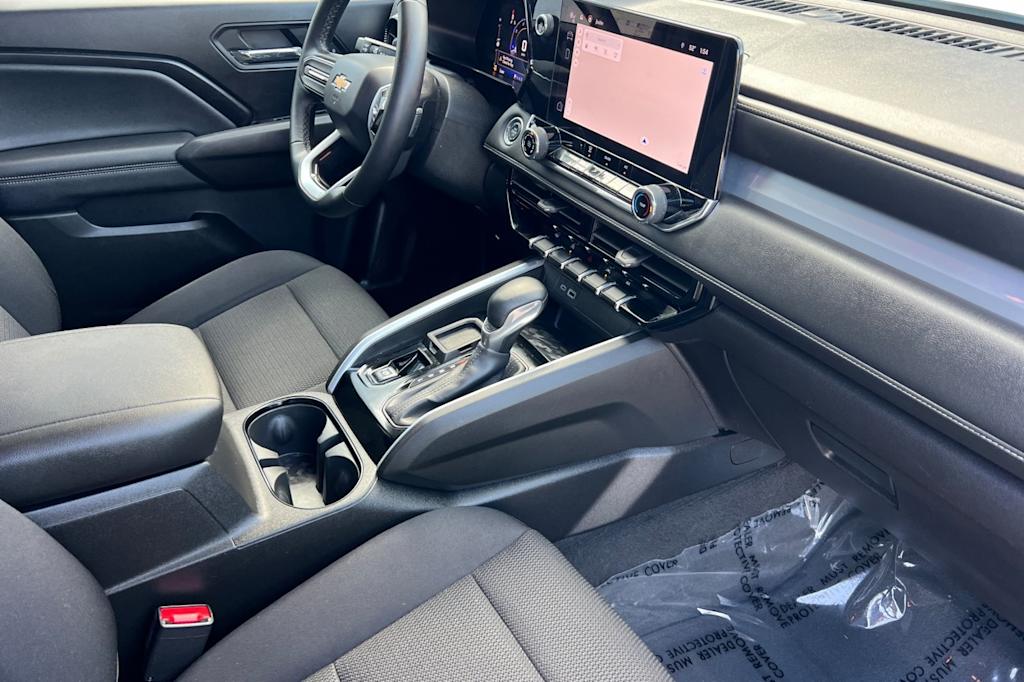 Thumbnail: 2023 Chevrolet Colorado - 13