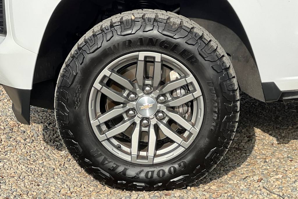 Thumbnail: 2023 Chevrolet Colorado - 8