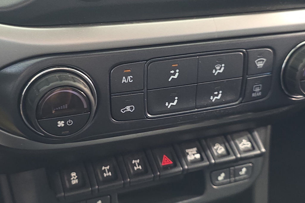 Thumbnail: 2019 Chevrolet Colorado - 22