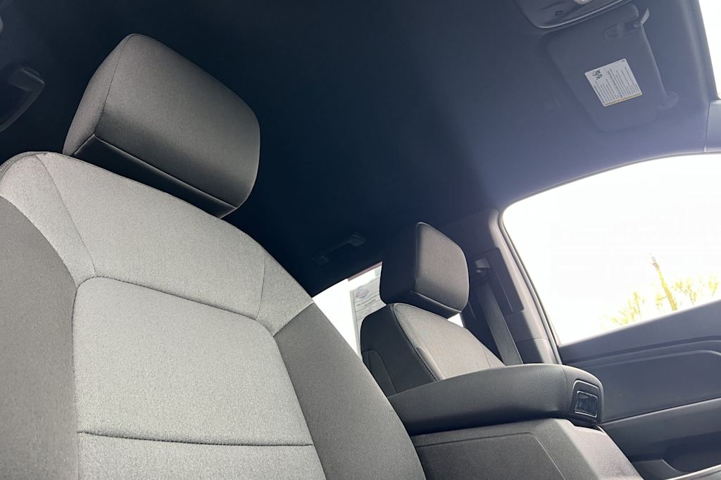 Thumbnail: 2023 Chevrolet Colorado - 24