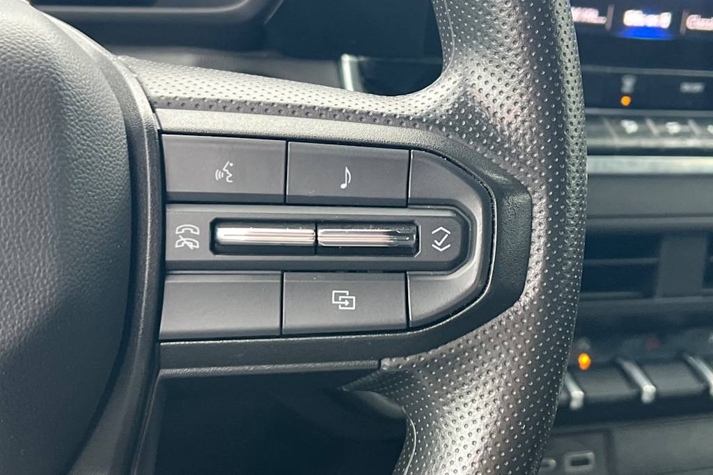 Thumbnail: 2023 Chevrolet Colorado - 30