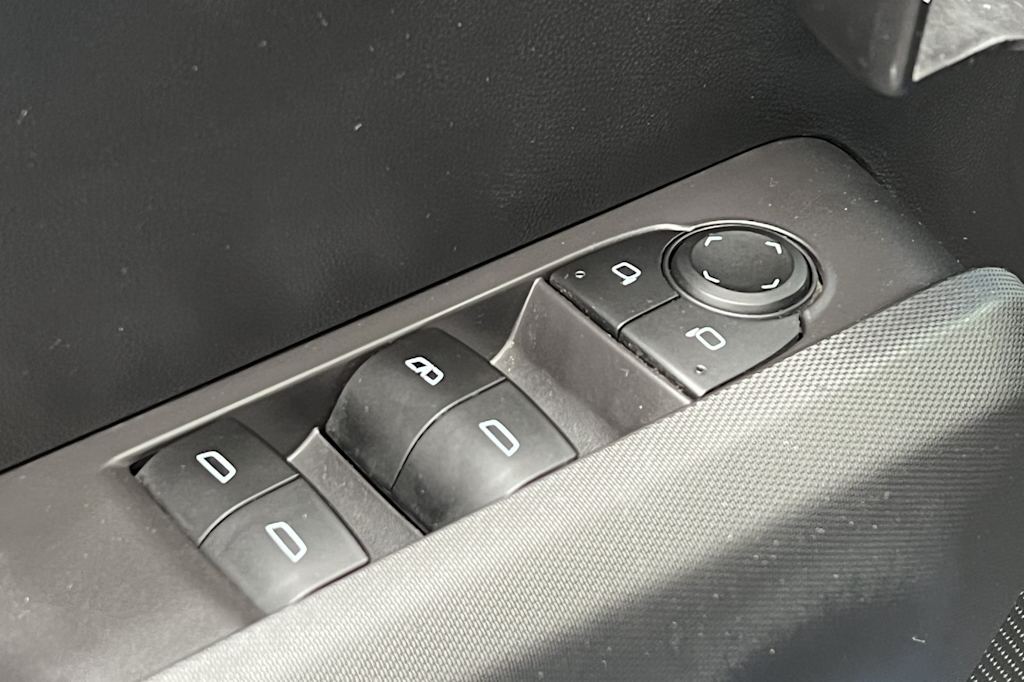 Thumbnail: 2023 Chevrolet Colorado - 22