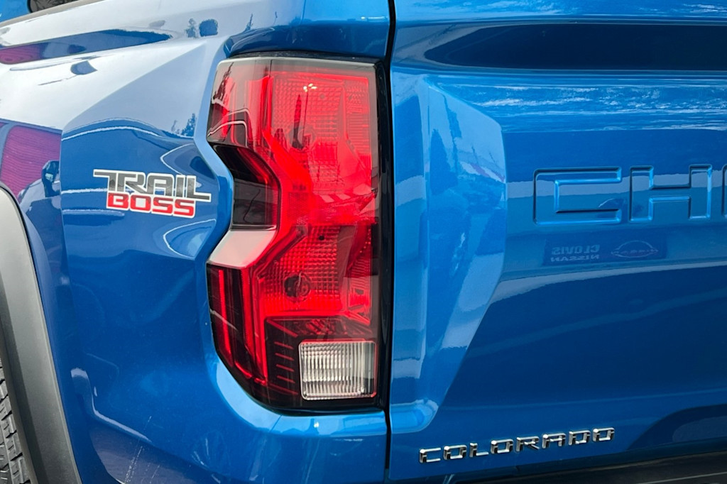 Thumbnail: 2023 Chevrolet Colorado - 23