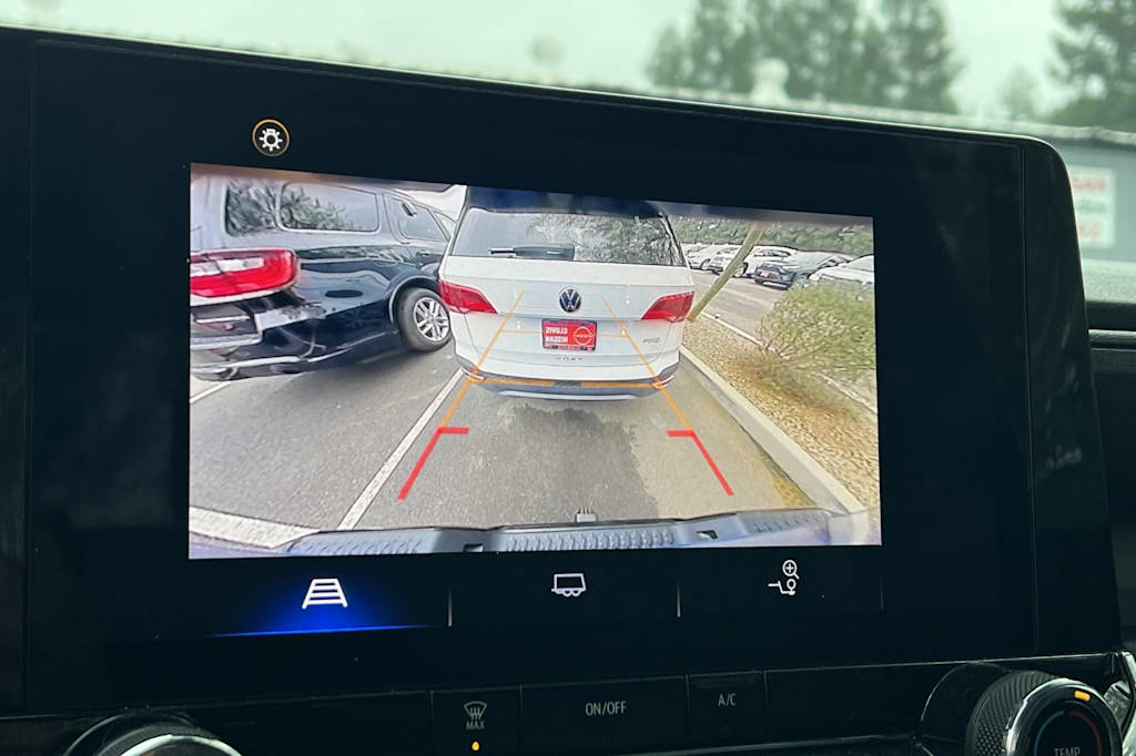 Thumbnail: 2023 Chevrolet Colorado - 26