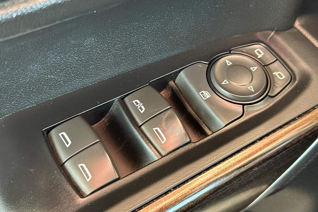 Thumbnail: 2019 Chevrolet Silverado 1500 - 21