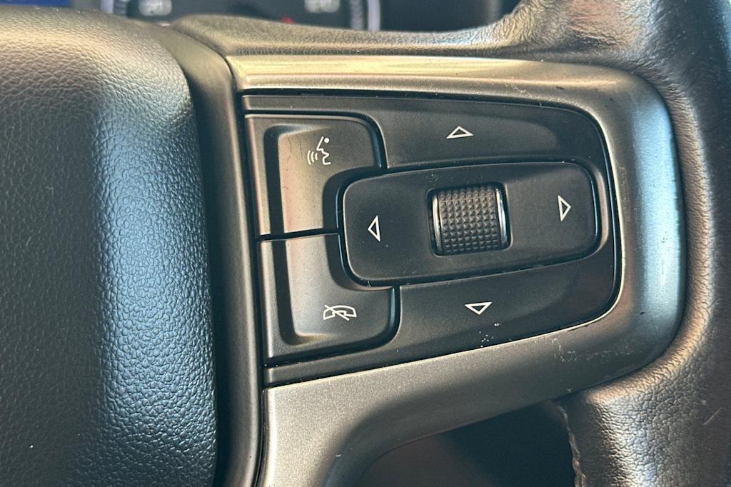 Thumbnail: 2019 Chevrolet Silverado 1500 - 31