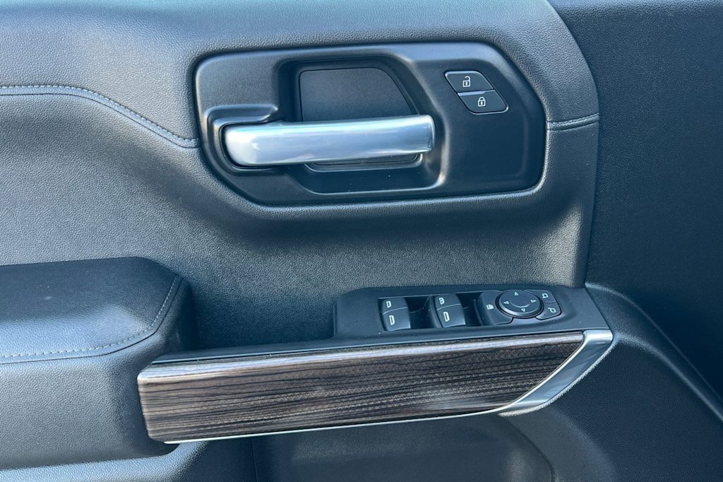 Thumbnail: 2021 Chevrolet Silverado 1500 - 20