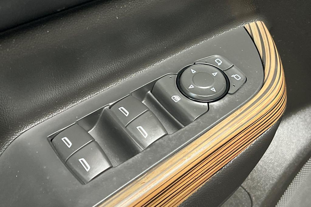 Thumbnail: 2018 GMC Acadia - 24