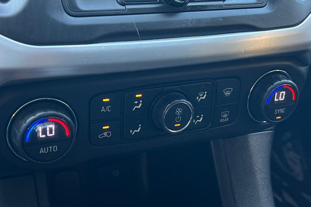 Thumbnail: 2018 GMC Acadia - 28