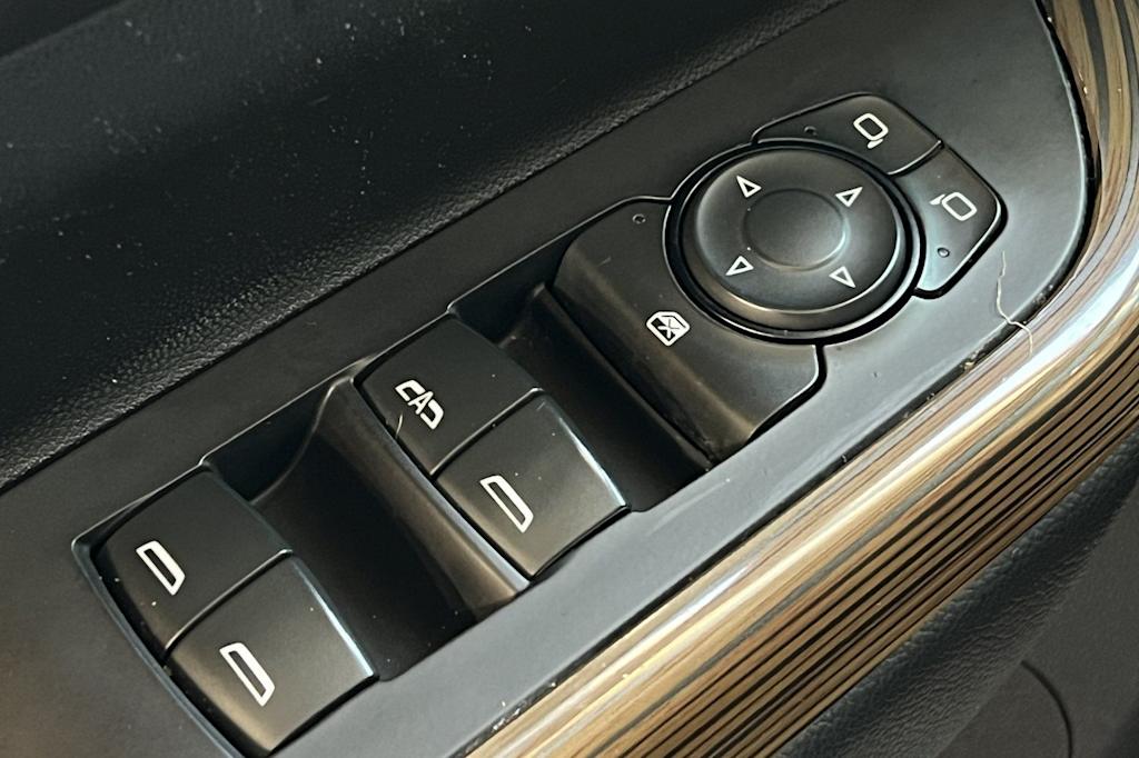 Thumbnail: 2020 GMC Acadia - 21