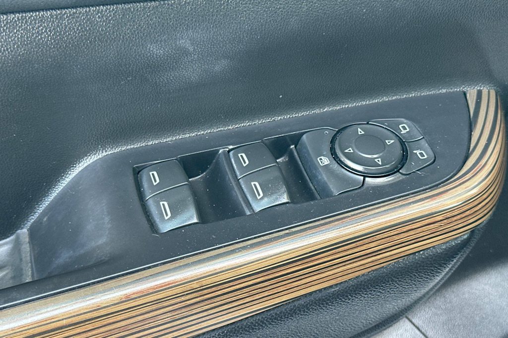 Thumbnail: 2018 GMC Acadia - 23