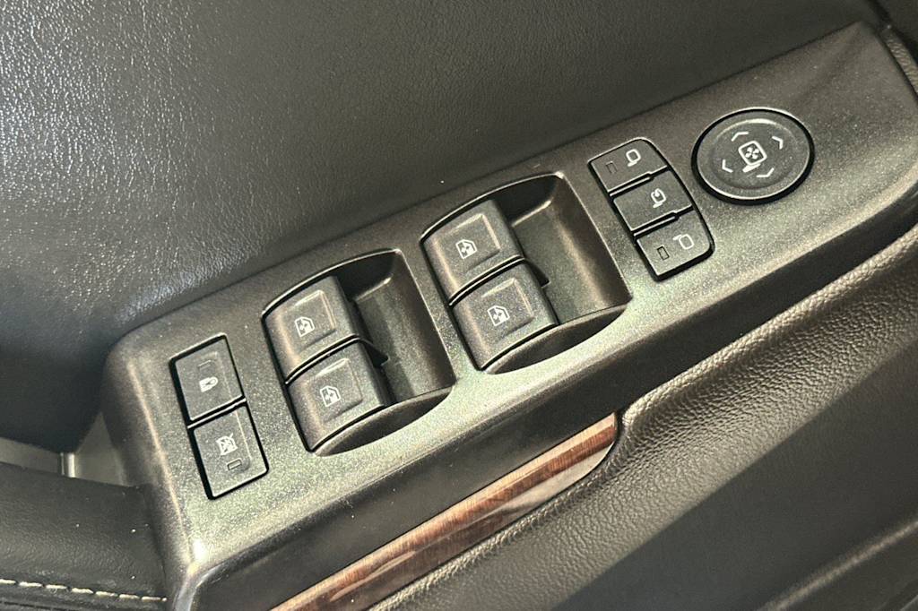 Thumbnail: 2016 GMC Yukon - 21