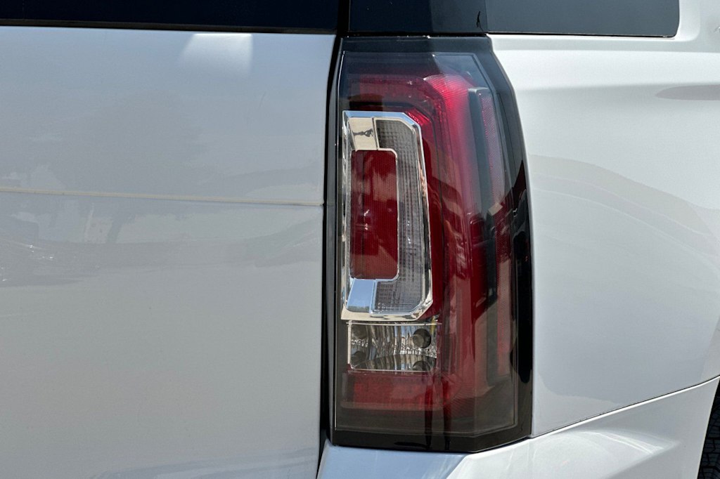 Thumbnail: 2016 GMC Yukon - 37
