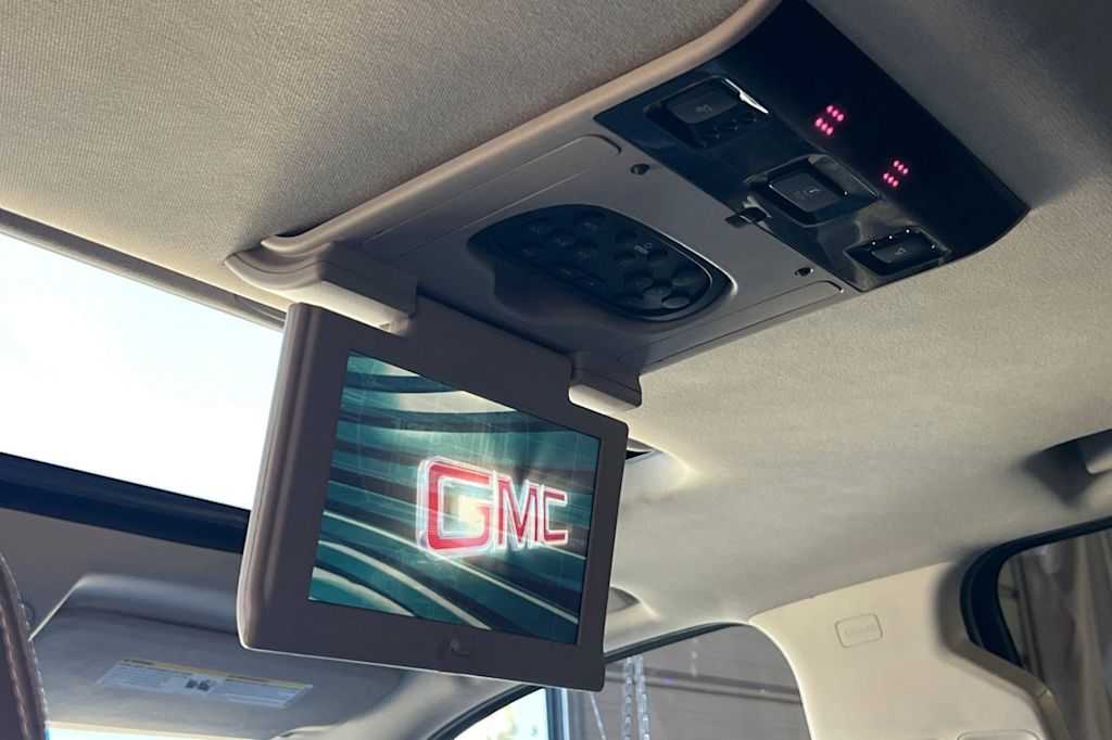 Thumbnail: 2017 GMC Yukon - 32