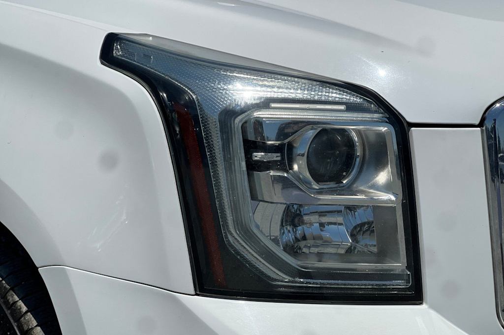 Thumbnail: 2018 GMC Yukon - 35