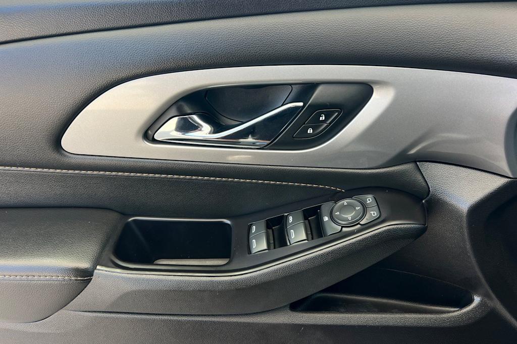 Thumbnail: 2020 Chevrolet Traverse - 22