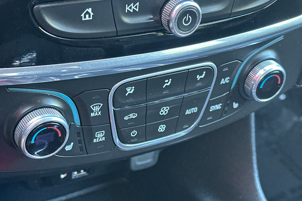 Thumbnail: 2020 Chevrolet Traverse - 30