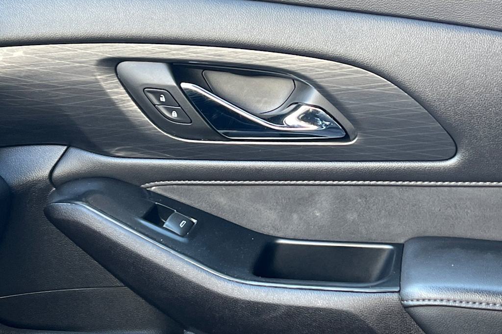 Thumbnail: 2023 Chevrolet Traverse - 27