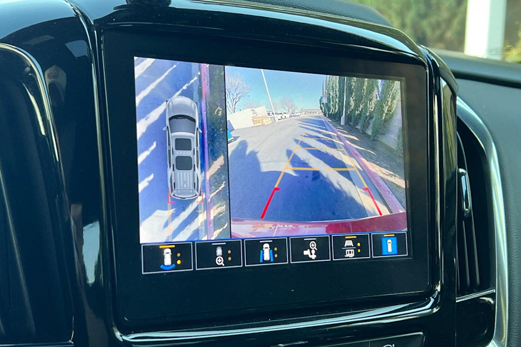 Thumbnail: 2023 Chevrolet Traverse - 28