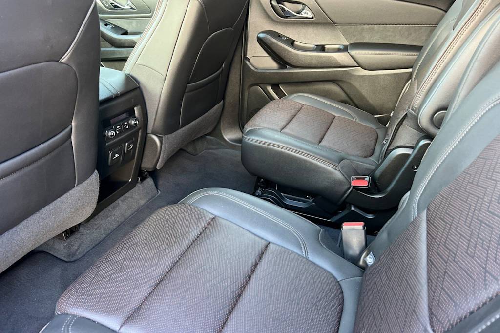 Thumbnail: 2023 Chevrolet Traverse - 11