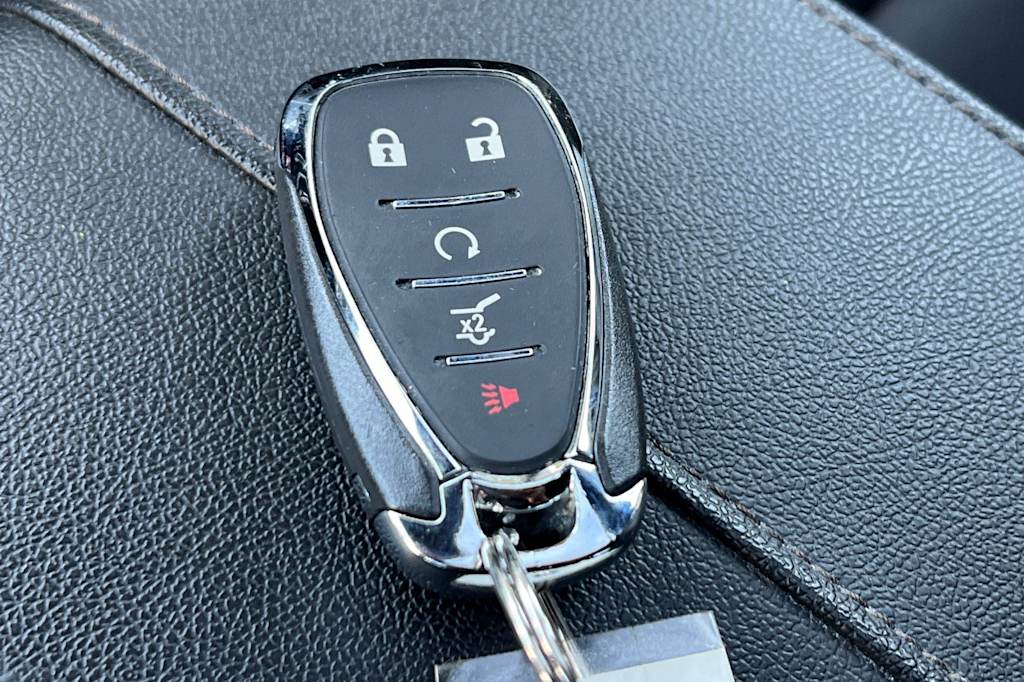 Thumbnail: 2023 Chevrolet Traverse - 17