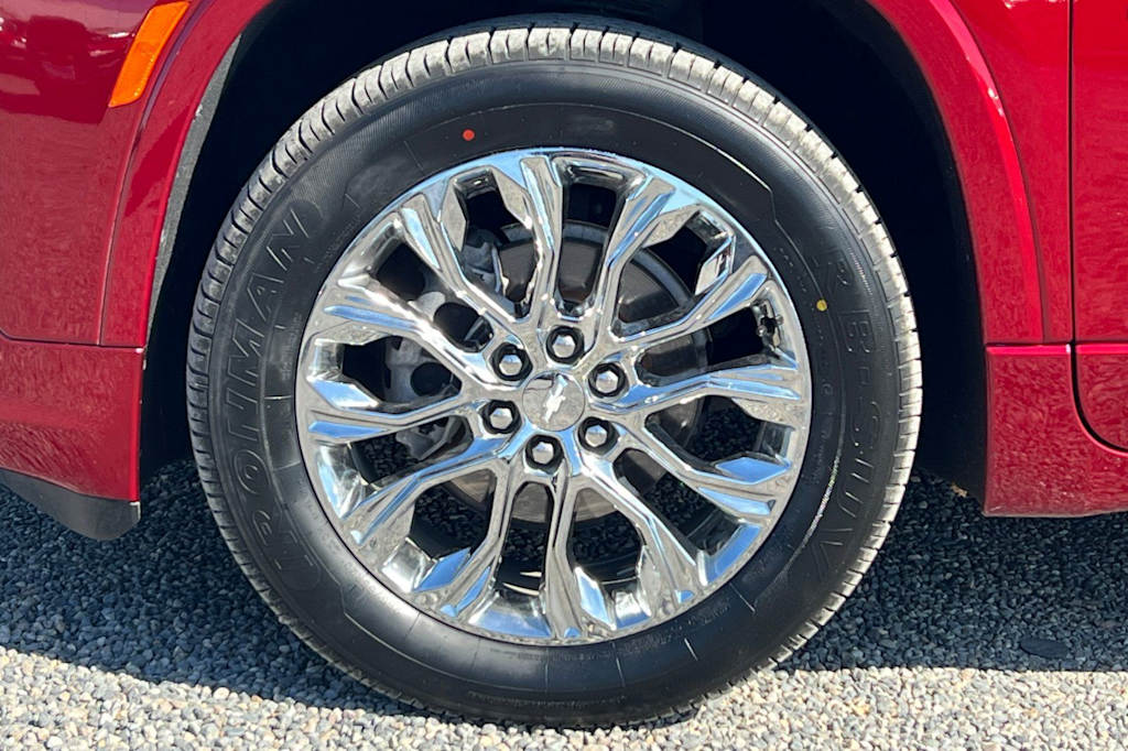 Thumbnail: 2023 Chevrolet Traverse - 8