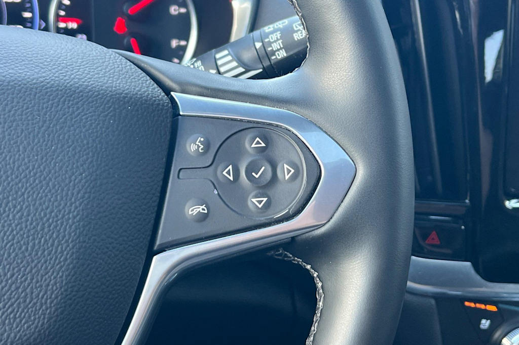 Thumbnail: 2023 Chevrolet Traverse - 32