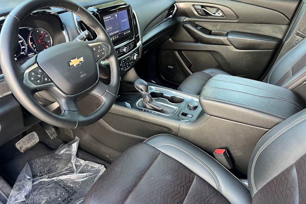 Thumbnail: 2023 Chevrolet Traverse - 9